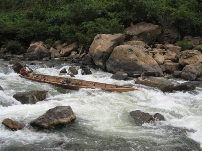 Phân tích sông Đà hung bạo và trữ tình trong tác phẩm Người lái đò sông Đà của Nguyễn Tuân
