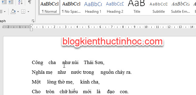 xoa-khoang-cach-du-thua-trong-word