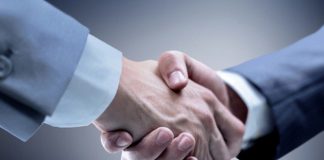 Bắt tay có lây nhiễm virus corona chủng mới không? | Vinmec