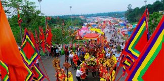 Hãy viết bài văn thuyết minh về lễ hội Đền Hùng