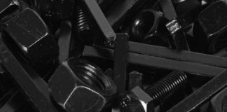 Căn cứ vào đâu để phân loại kim loại đen?