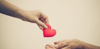 Viết đoạn văn 5-7 câu về tình yêu thương trong cuộc sống