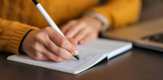 Trình bày ý kiến về một vấn đề đời sống được gợi ra từ một nhân vật văn học lớp 7